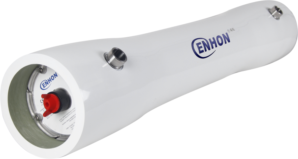 This picture clearly shows an 8-inch side-opening reverse osmosis (RO) membrane housing. The picture uses a pure white background and a frontal, level-view angle to professionally highlight the product structure. The main body is a white cylindrical pressure vessel (membrane shell), with one end having a completely open circular opening, allowing the internal cavity used for placing membrane elements and the sealing groove structure at the end to be clearly seen. On the side of the membrane shell near the opening end, there is a standard lateral interface (side port) for connecting the pipeline. The cylinder body is repeatedly printed with the prominent blue brand and model identification "Winder-6", and below it is marked "DURABLE" (durable), emphasizing the durability of the product, while the word "WORKING" (exquisite craftsmanship) indicates the manufacturing process. The overall design is simple and directly presents the structural feature of the side-opening membrane shell, which is convenient for connection and maintenance.